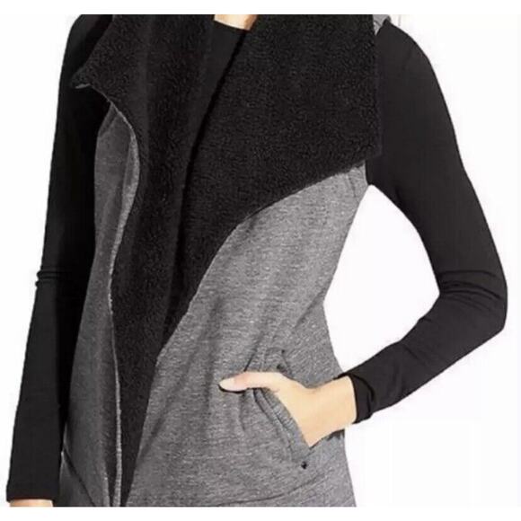 Athleta Apres Anything Sherpa Fleece Vest Black & Gray Open Front Women's XS - Picture 1 of 11